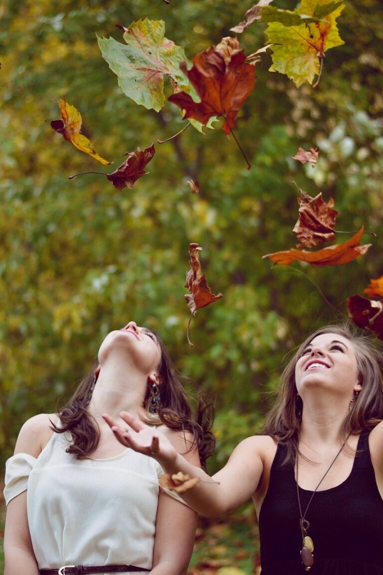 autumn, leaves, girls